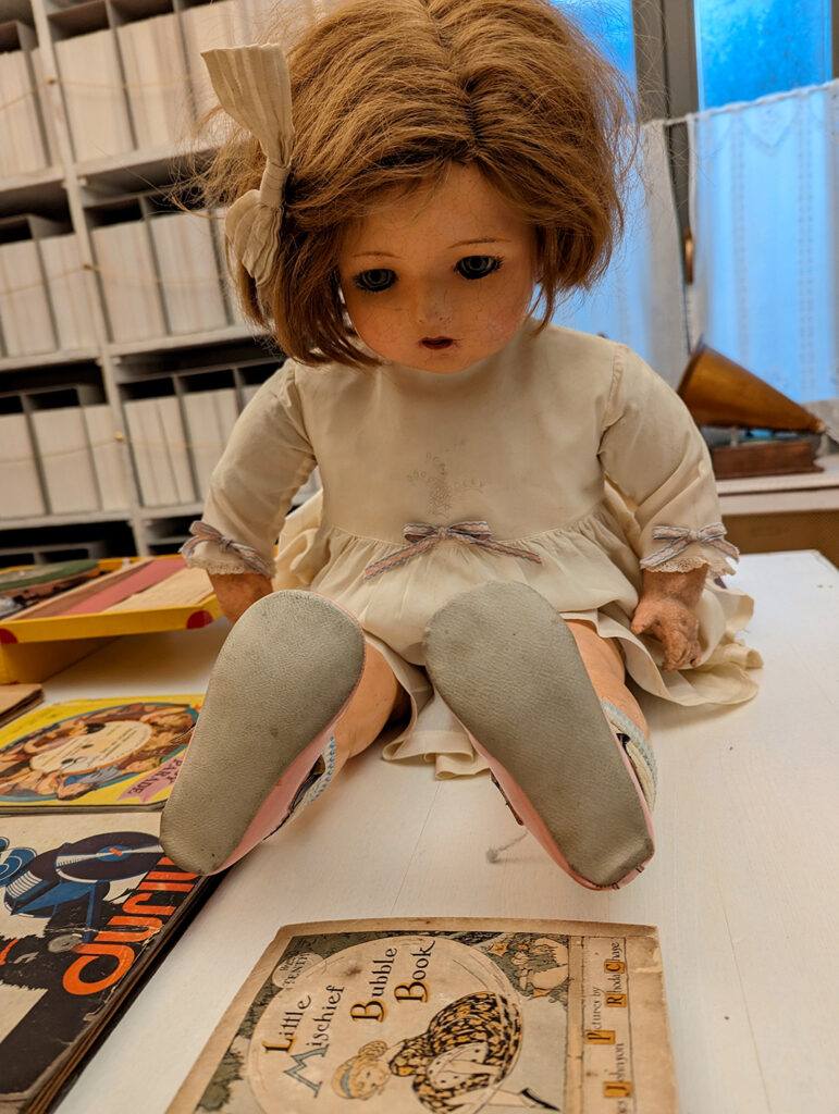 Bambola a fonografo. Anni 1920